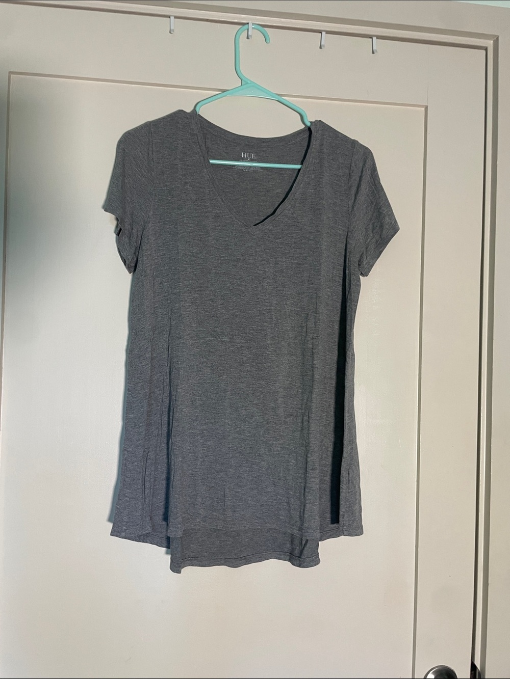 HUE Women's Short Sleeve V-Neck Tee in Charcoal Gray